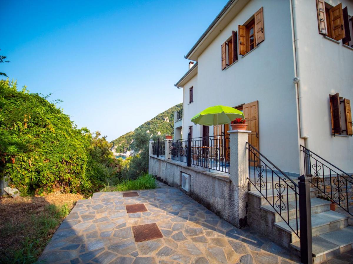 Orange House For Big Families In Damouchari - Delicious Houses Exterior photo